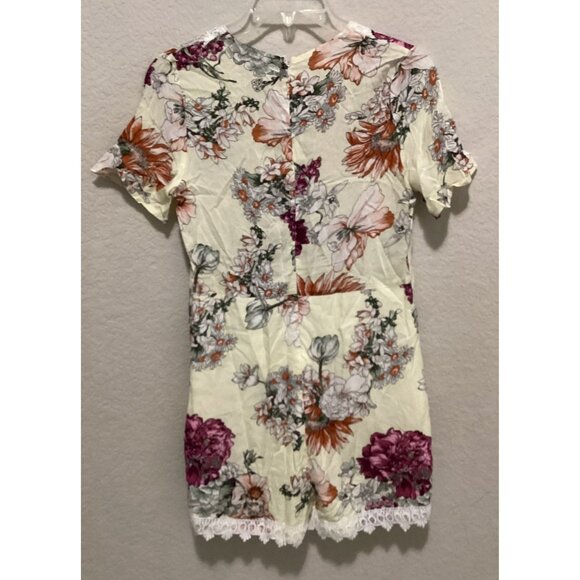 Shein Floral Lace Trim Romper Women's V-Neck Short Sleeve Zipper Closure - Picture 4 of 4